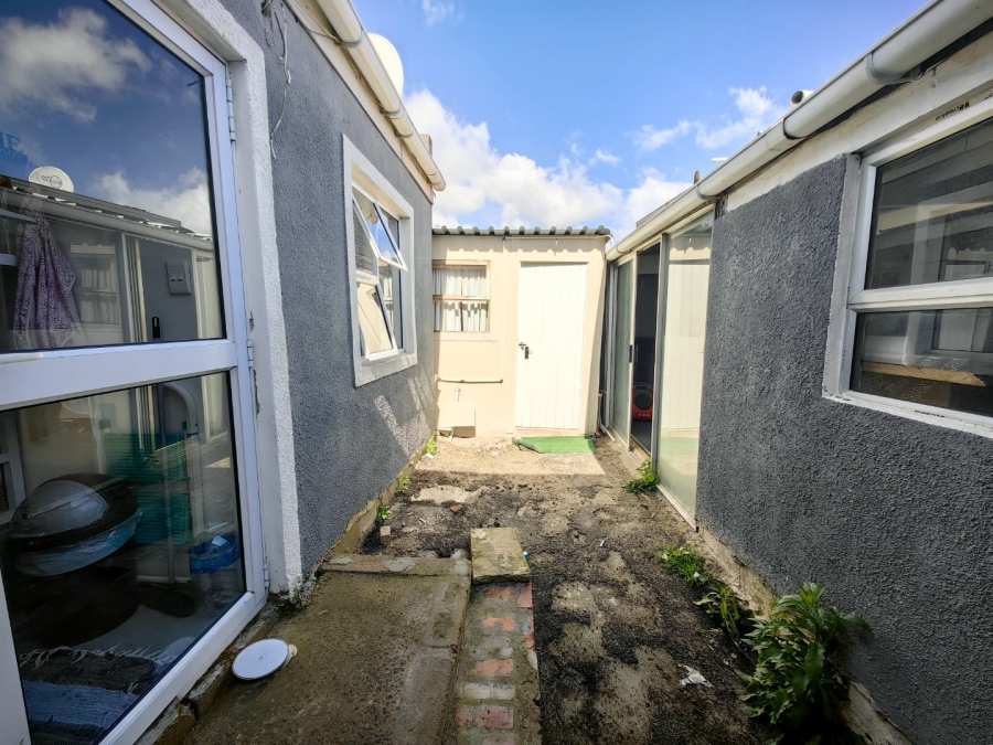 To Let 2 Bedroom Property for Rent in Bridgetown Western Cape